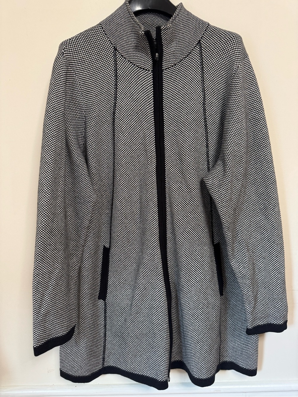 Adrienne Vittadini Women’s Jacket 3X Black White Zip Front Lightweight